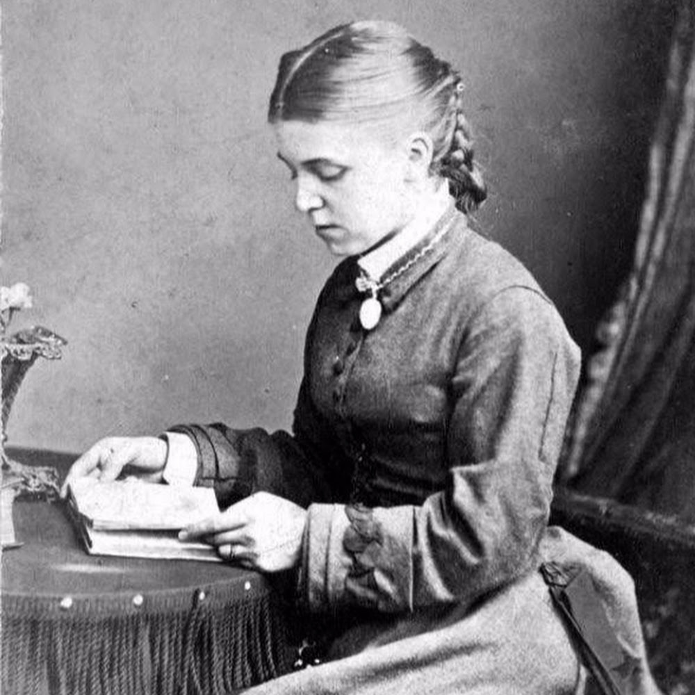 Meet your Posher, Camilla